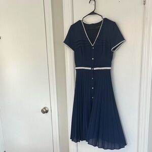 Chic Navy Midi Dress with White Trim - Nissa